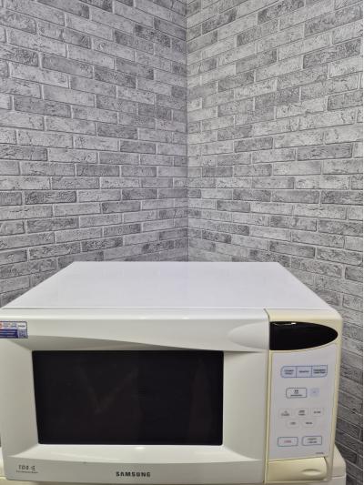 Микроволновая печь SAMSUNG M 1833 NR Микроволновая печь SAMSUNG M 1833 NR